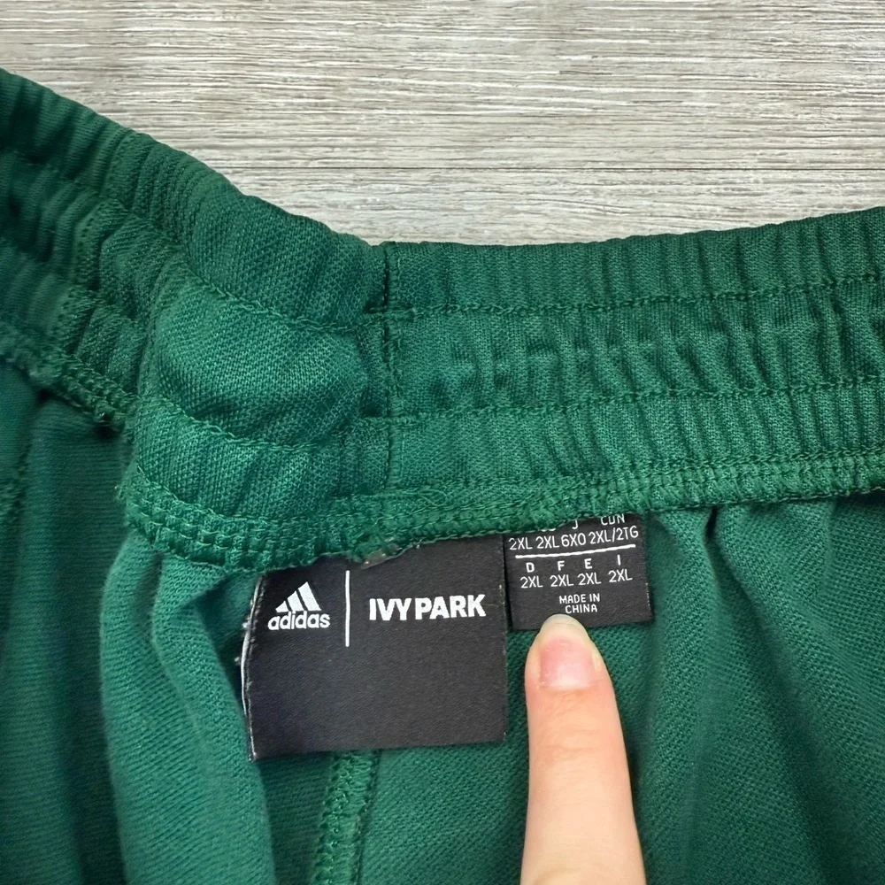 Adidas x Ivy Park Green Cargo Shorts - Size 2XL